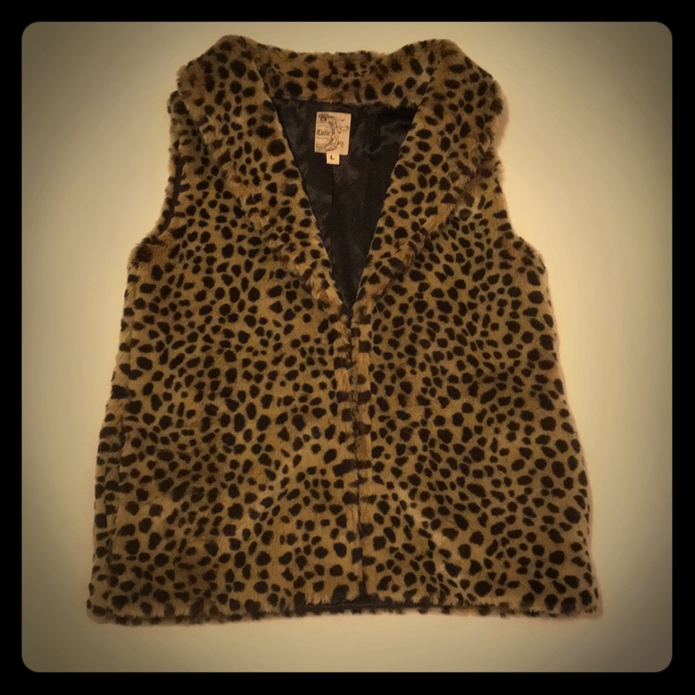 NWOT Tulle Brand Animal Print Faux Fur Vest